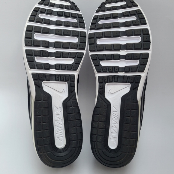 Nike Air Max Fury - Picture 4 of 5